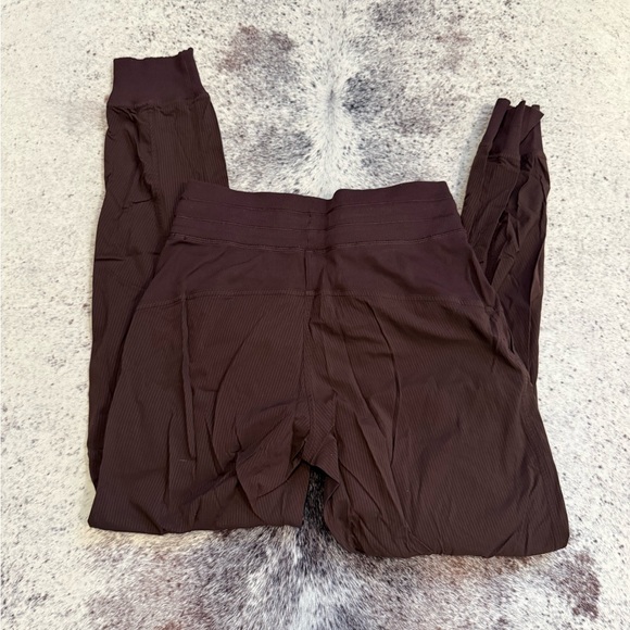 Lululemon brown joggers - Picture 2 of 2
